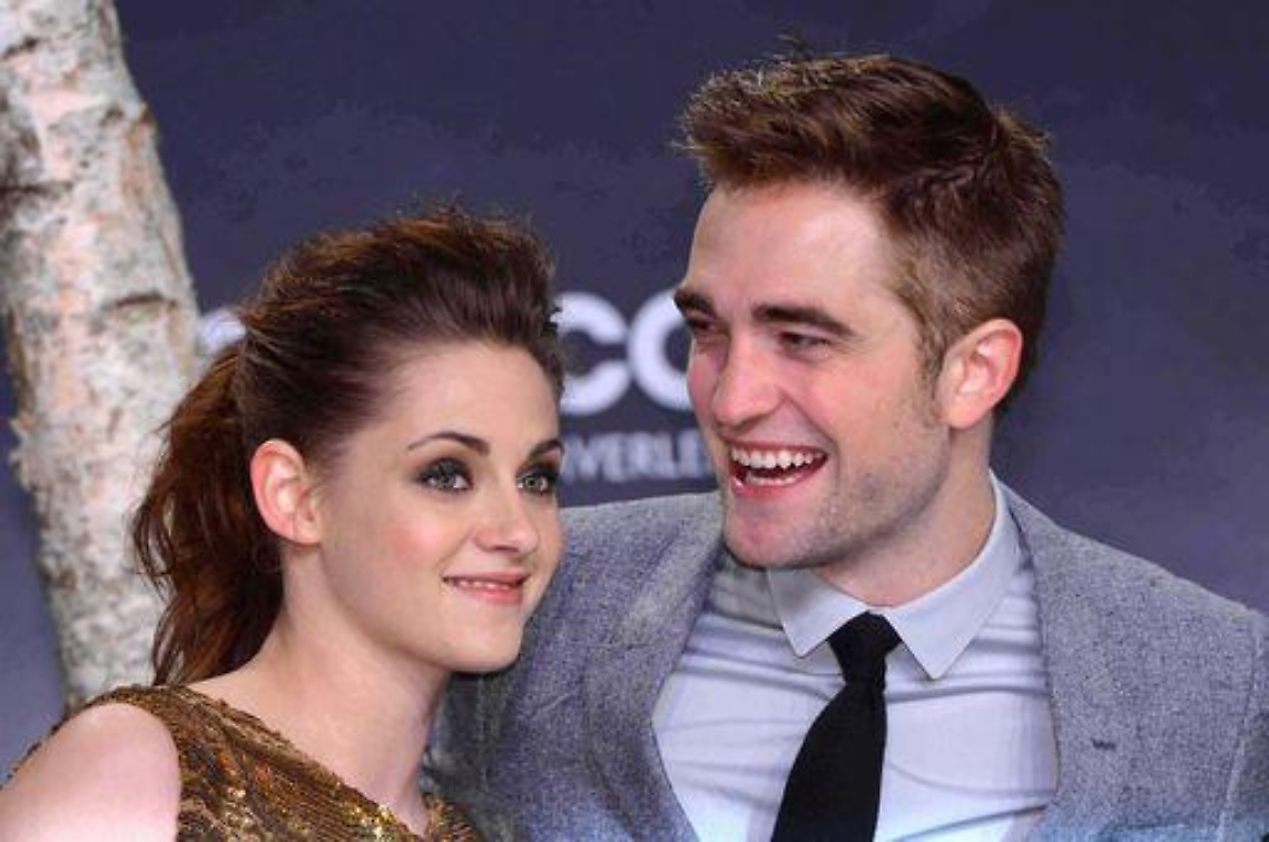 Gossip/ Pattinson-Stewart, conferme su riunione: lui vive da lei