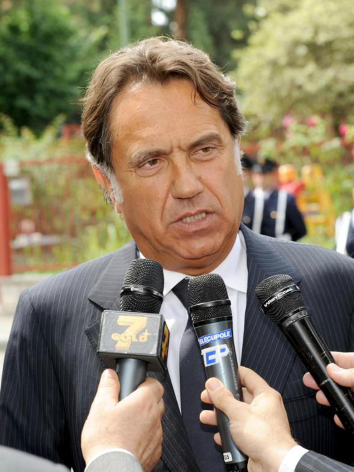 La Questura ricorda il Capo della Polizia Antonio Manganelli. Venne ad Asti nel 2010