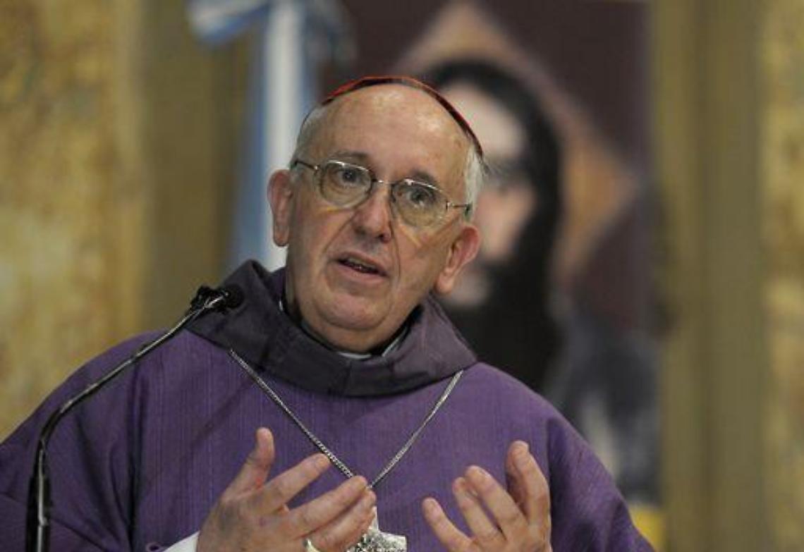 Papa Bergoglio ai fedeli:Prima che vi benedico, pregate per me