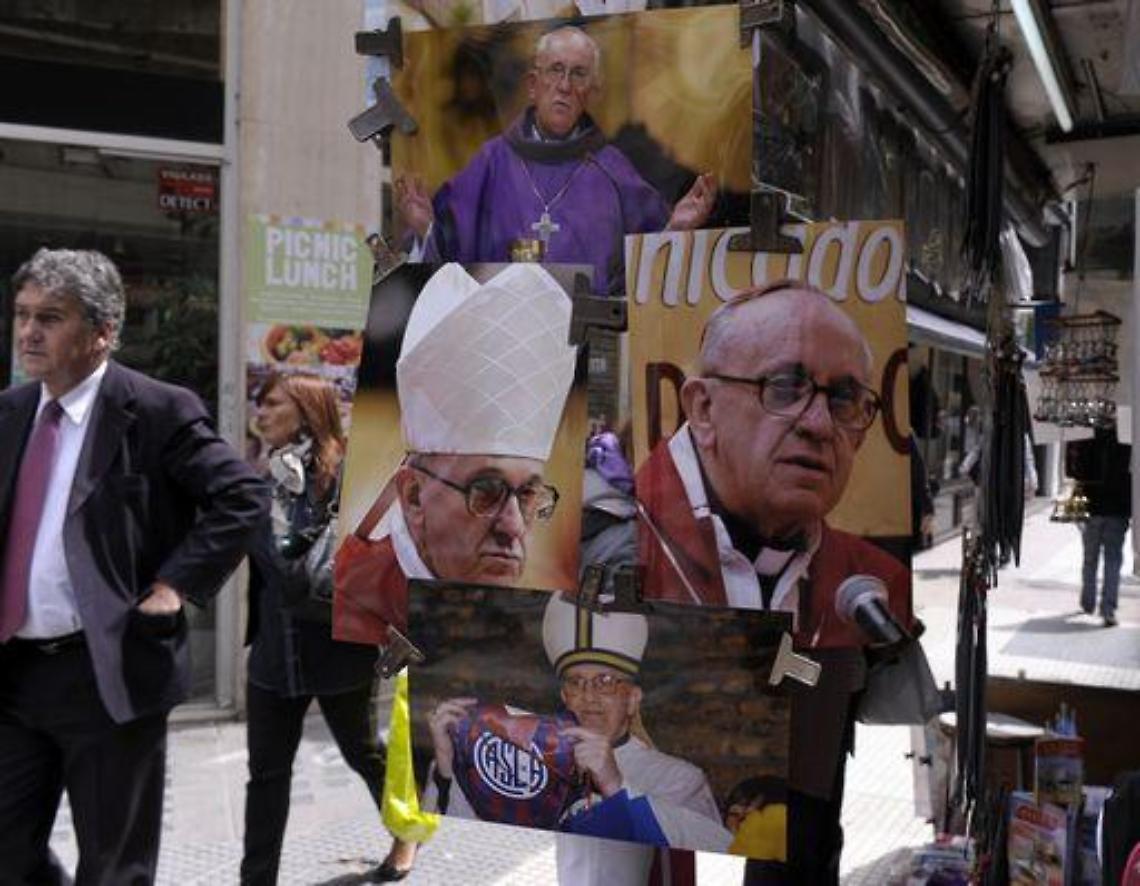 Papa/ Bergoglio incontr&ograve; Videla per liberare gesuiti arrestati