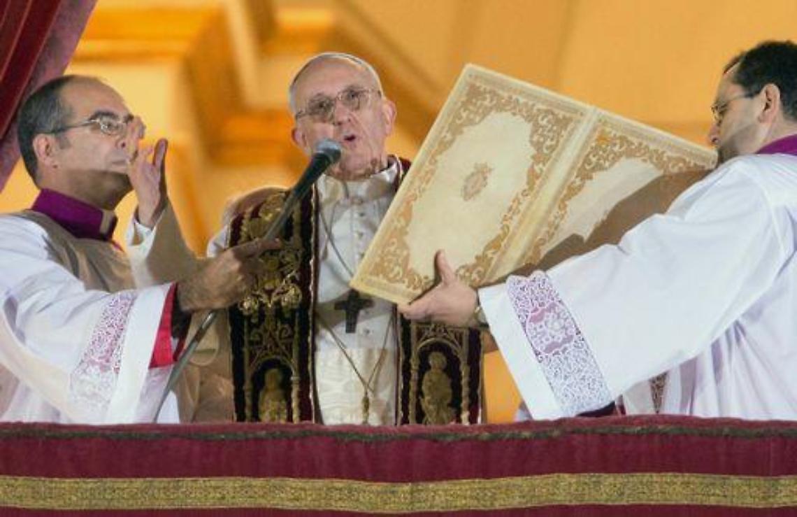 Papa/ Francesco I &egrave; pregare nelle Chiesa di Santa Maria Maggiore