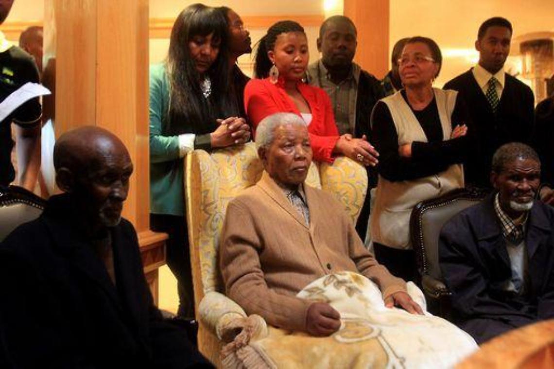 Sudafrica/ Mandela &egrave; in grado di respirare "senza difficolt&agrave;"