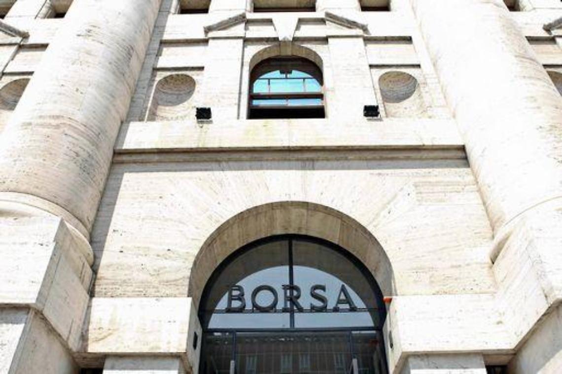 Borsa/ Indici consolidano rialzi, spread sotto i 300 punti