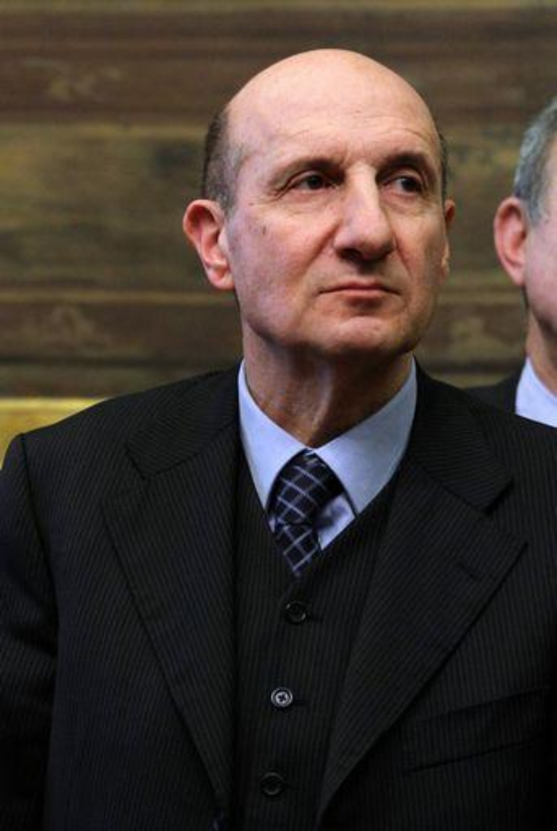 Confesercenti: Crisi brucia 100 mld reddito disponibile consumi