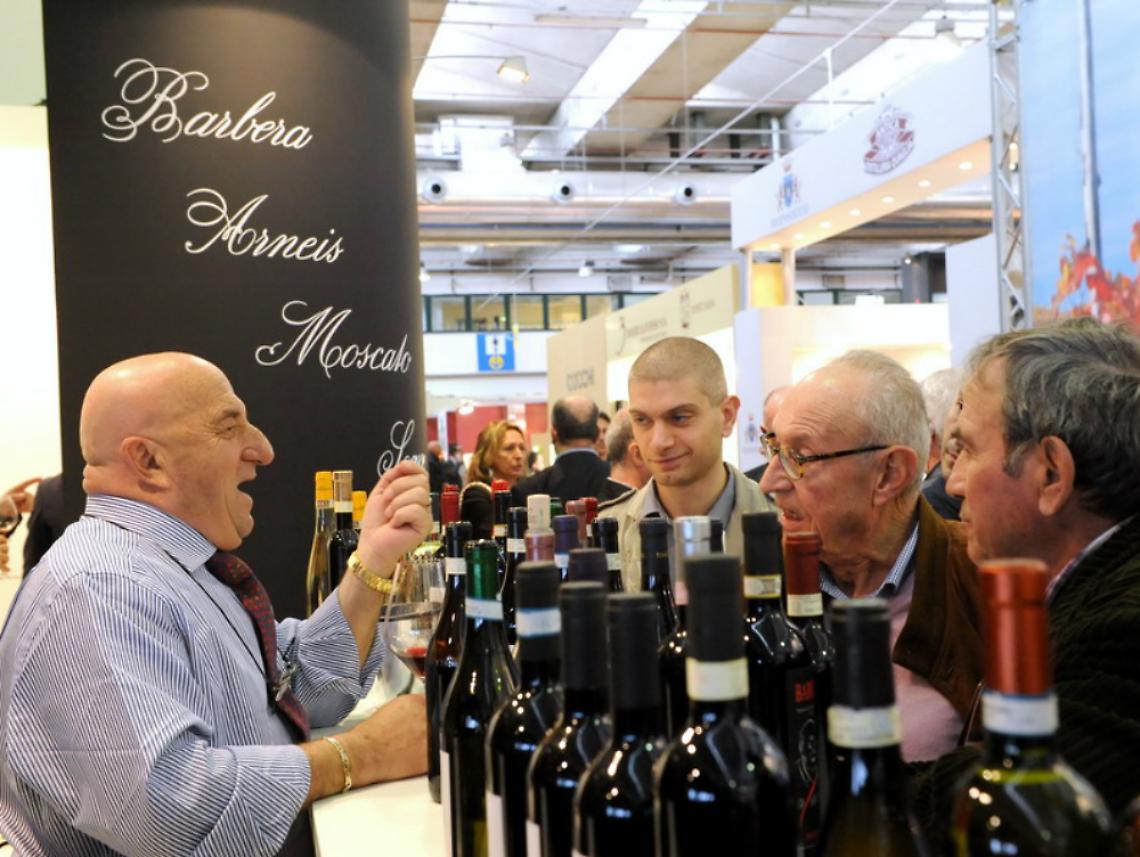 Douja, Sagre e Palio in rassegna<br/>tra gli stand del Vinitaly 2013