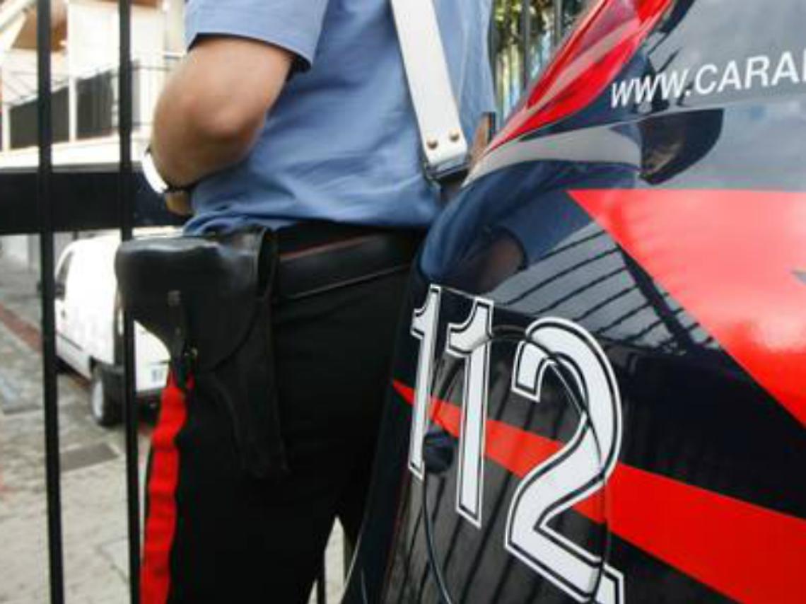 Guida pericolosa, porto abusivo di armi e truffa: 15 denunciati dai Carabinieri