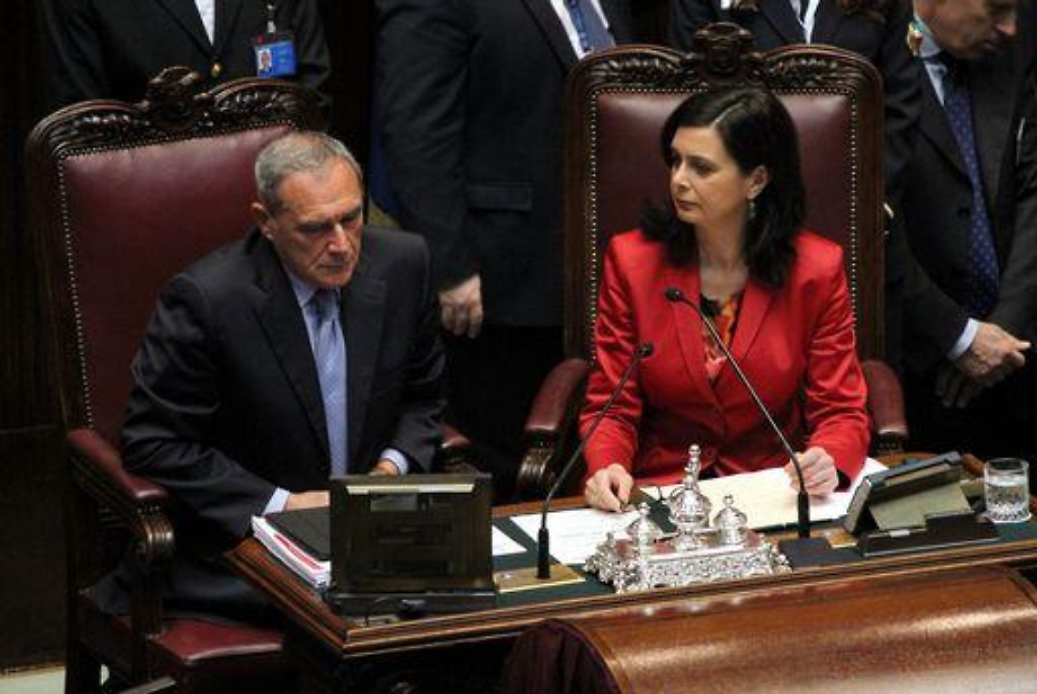 Quirinale/ Quinta fumata nera, marea di schede bianche