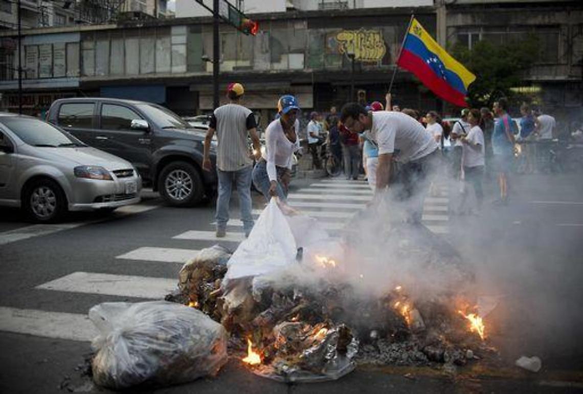 Venezuela/ Maduro proclamato Presidente, proteste a Caracas