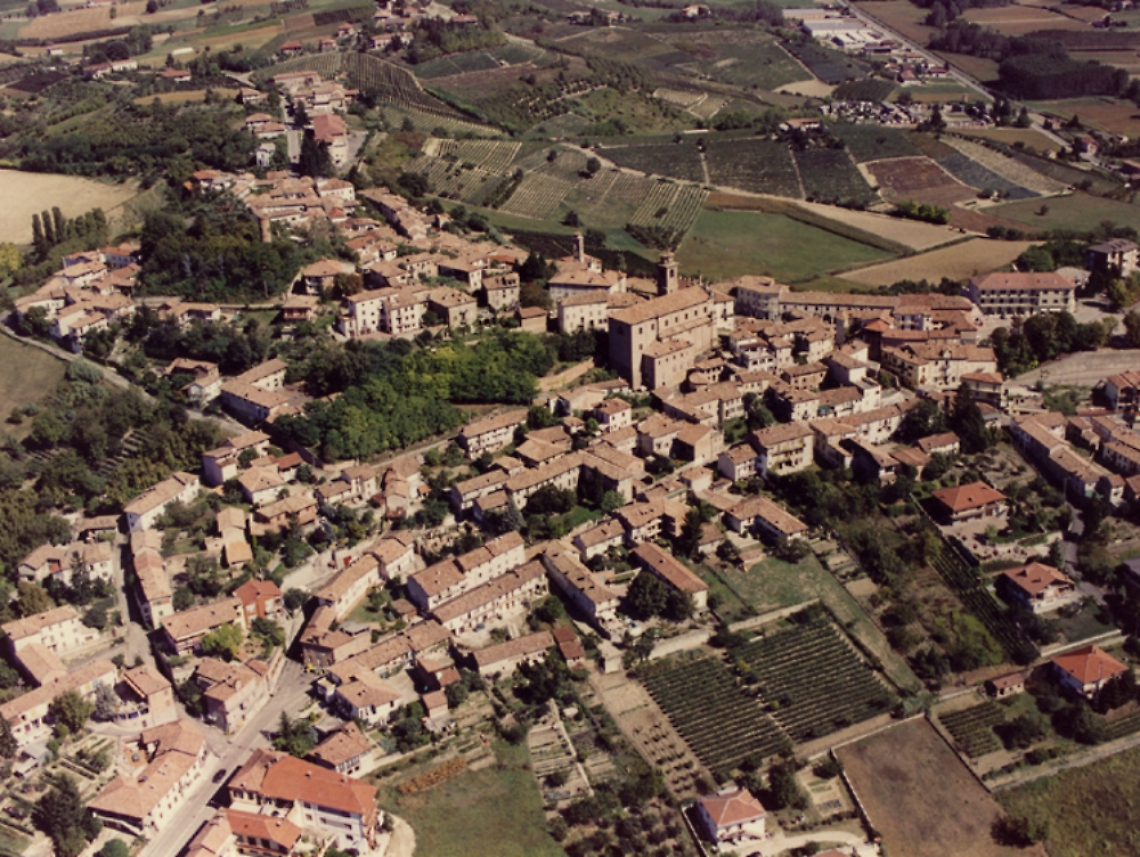 Barbera e golosit&agrave; di cortile in cortile<br/>La festa di Castagnole Lanze