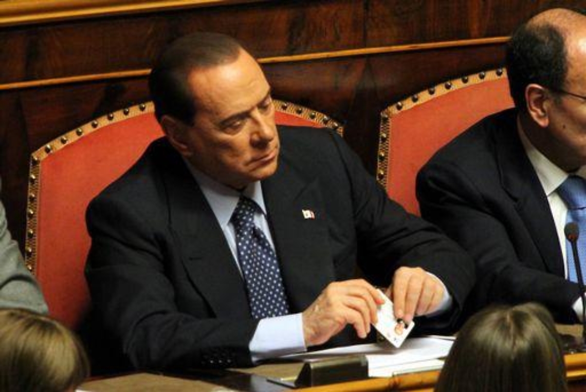 Berlusconi: Festival va avanti, contro me guerra dei 20 anni pm