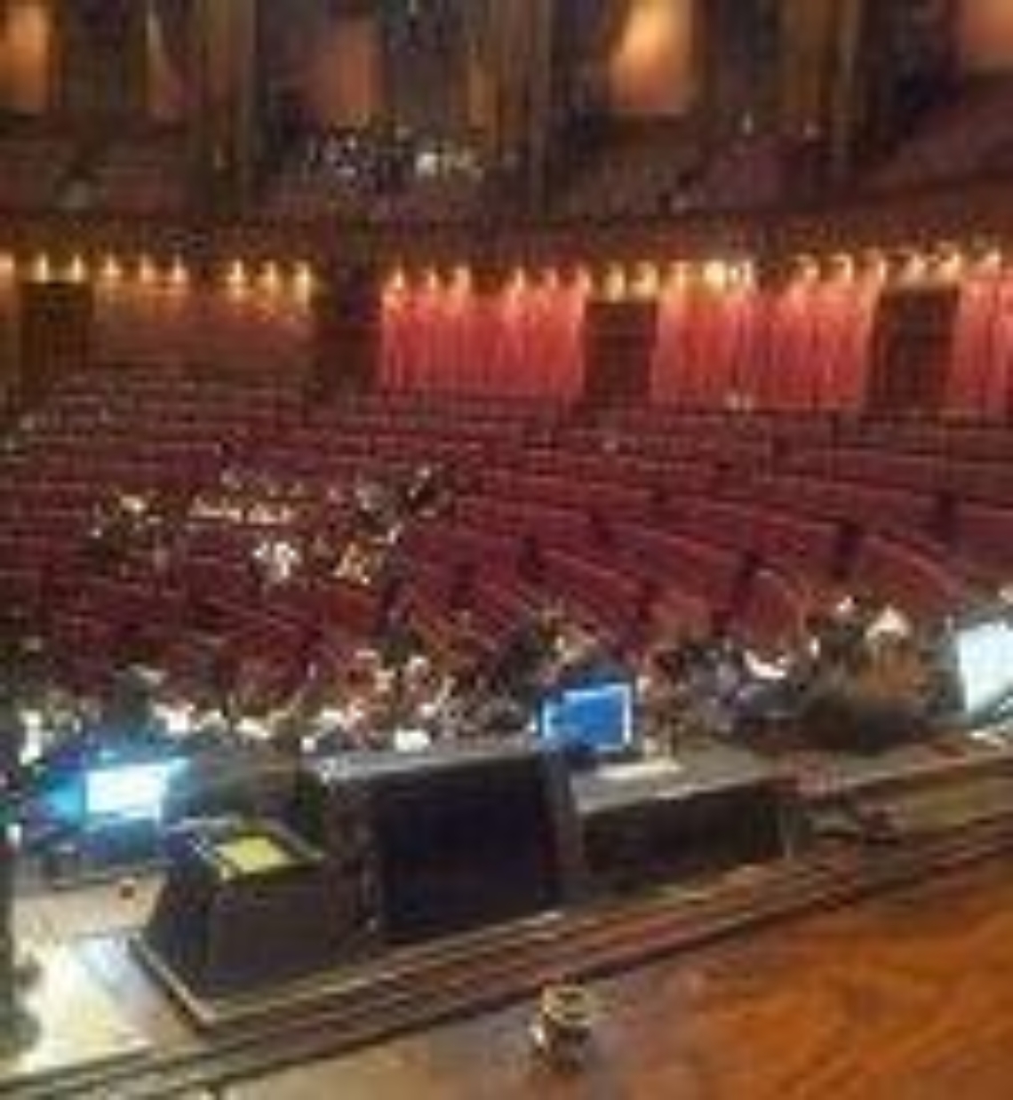 Camera/ Su Facebook foto M5S aula vuota: Non si vota, non frega