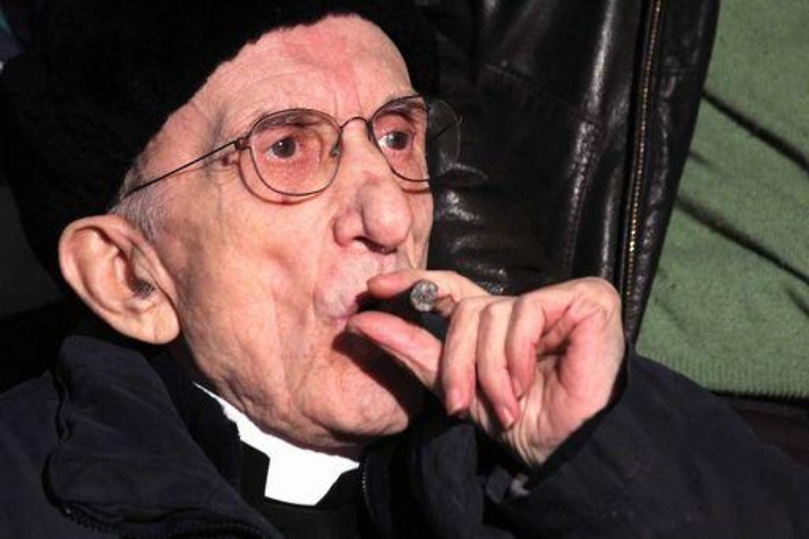 Don Gallo/ Interrotta da fischi omelia presidente Cei Bagnasco