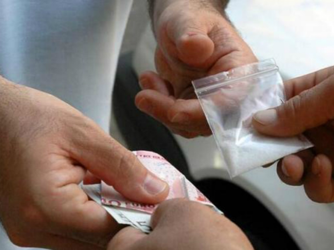Pregiudicato in manette, deve scontare 4 anni e 2 mesi per spaccio di droga