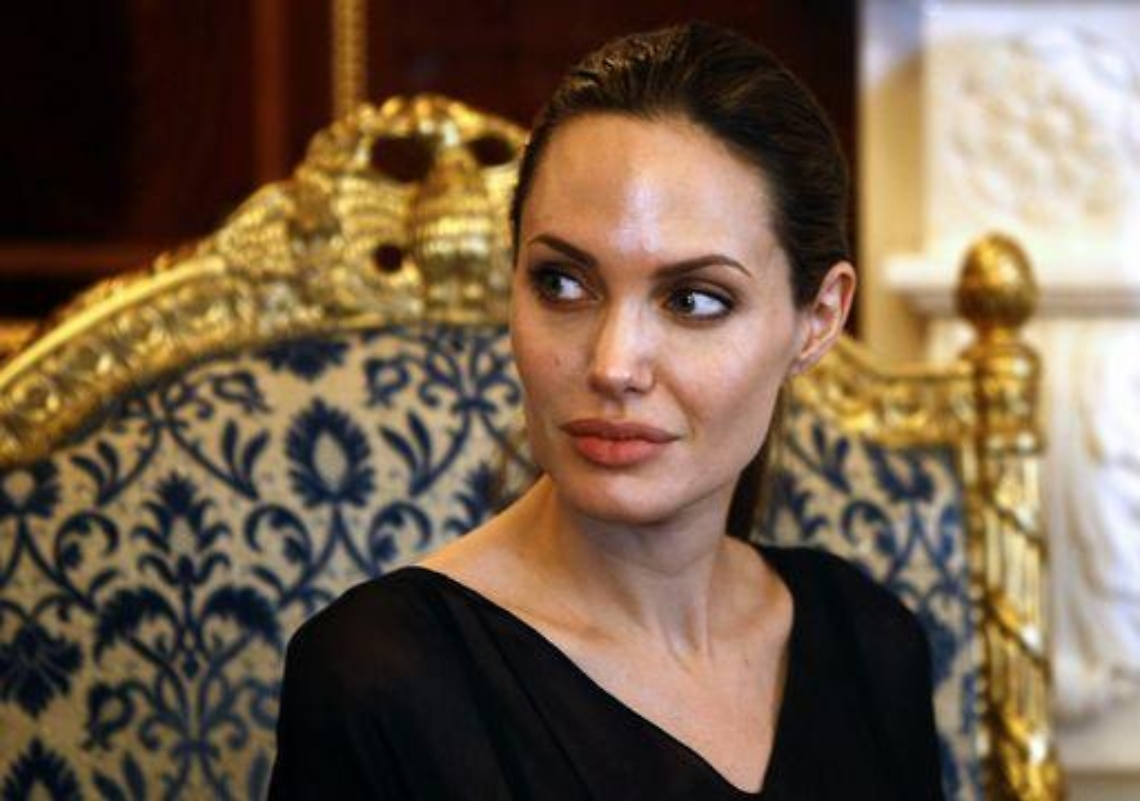 Usa/ Muore la zia di Angelina Jolie, di tumore al seno