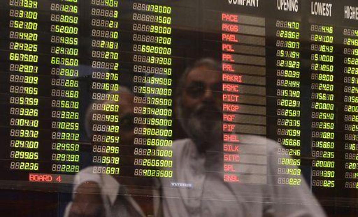 Cambi/ Euro in lieve rialzo sul dollaro a 1,3065