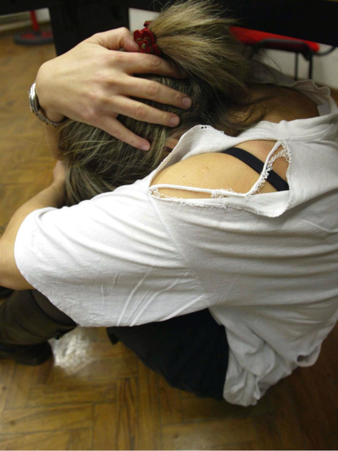 Infermiera di Asti denuncia per stalking, minacce e violenza il marito fedifrago