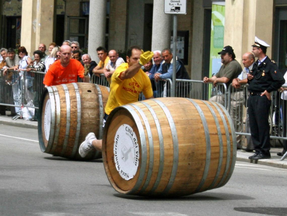Nizza &egrave; un ristorante a cielo aperto<br/>mentre corrono le botti
