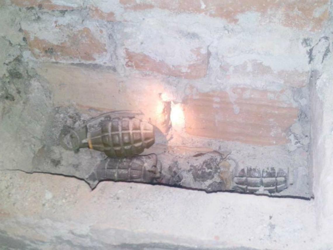 Arsenale bellico della 2^ Guerra Mondiale in un sottotetto a Costigliole d'Asti