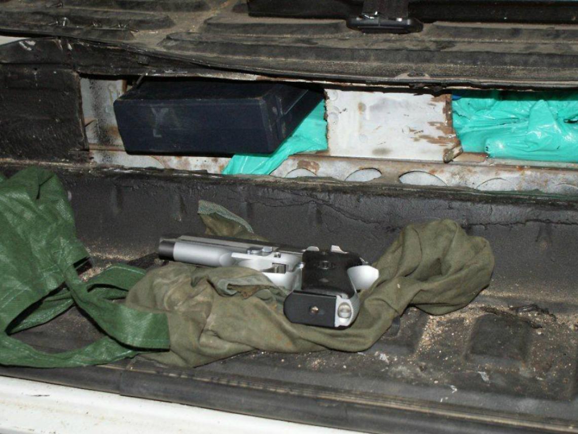 Arsenale nel doppiofondo del furgone<br/>Sequestrate armi dirette in Calabria