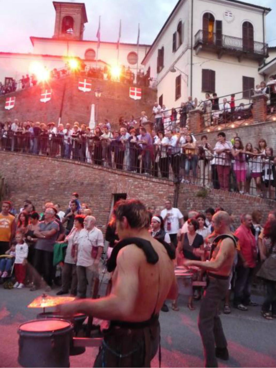 Azzano in fiame, sabato sera<br/>un itinerario tra storia, luci e sapori