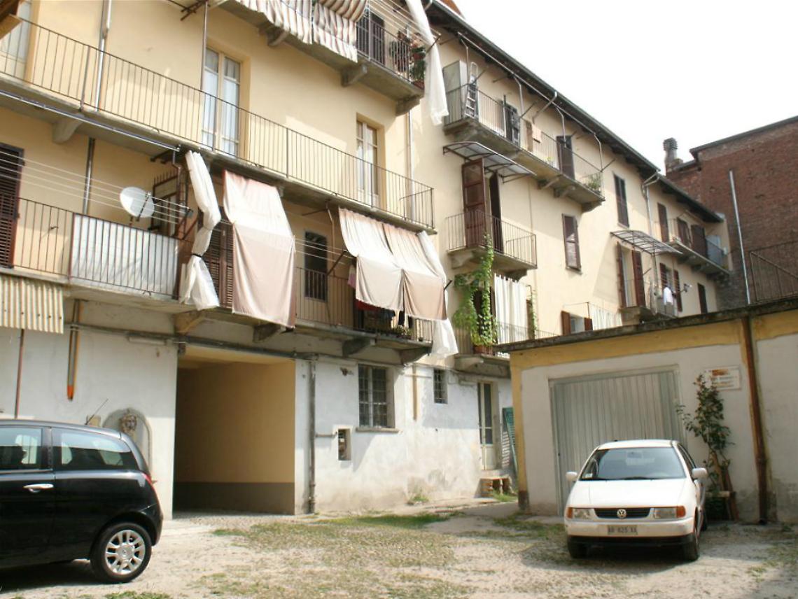 Dopo aver sparato al vicino di casa<br/>&egrave; andato sulla tomba della moglie