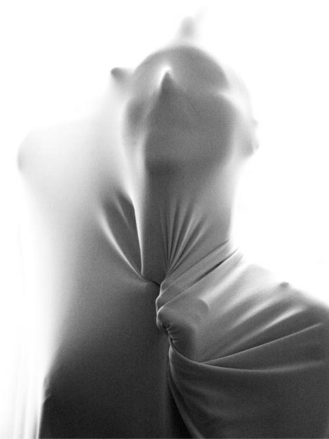 Gli autoscatti di Cristina Pedratscher<br/>in mostra nel giardino del Relais