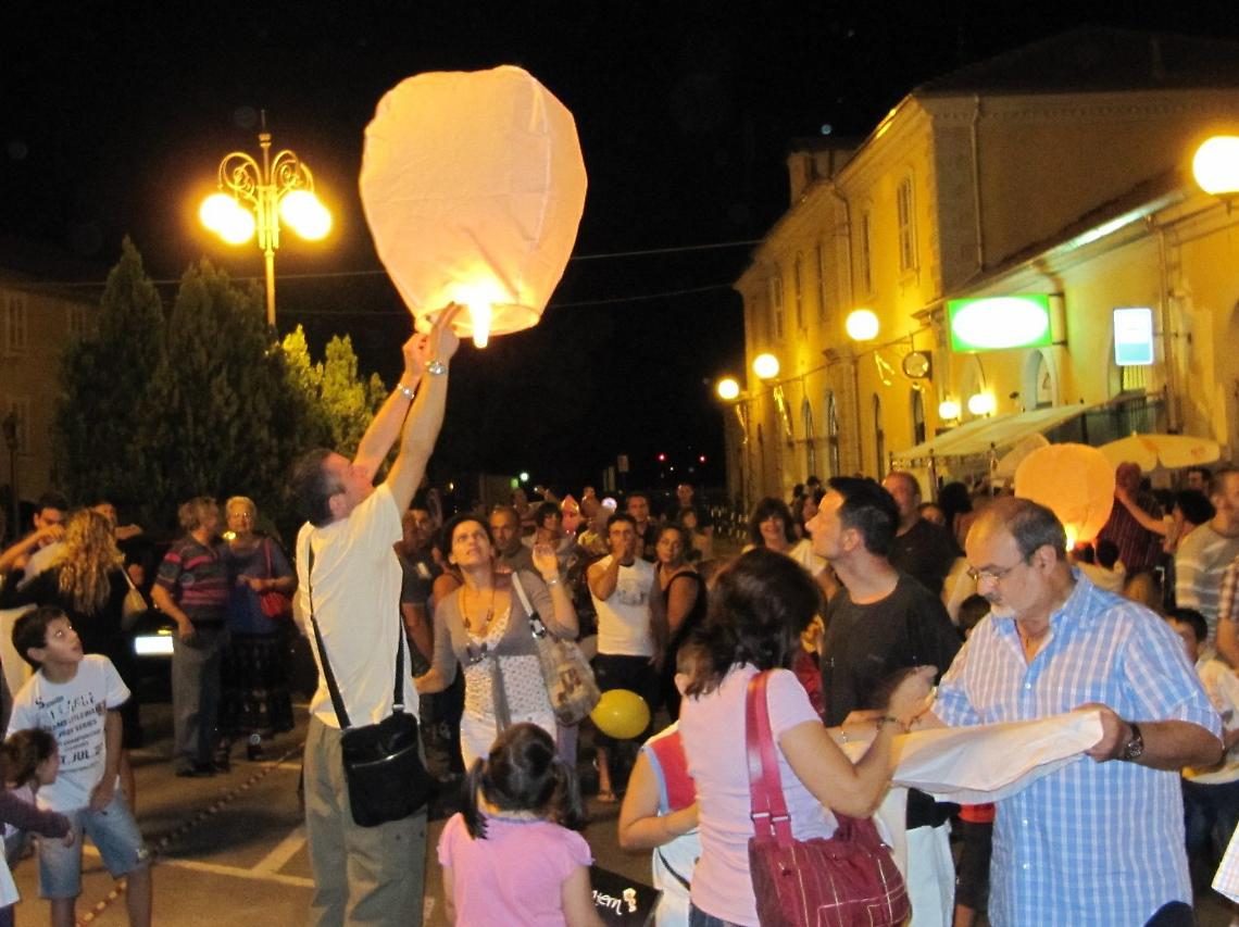 Nizza: torna la notte delle lanterne volanti