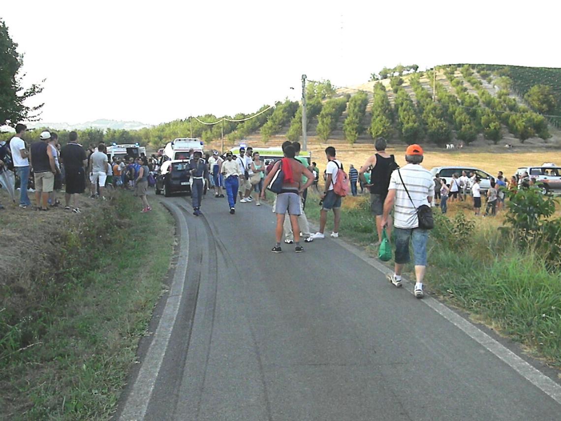 Rally, auto va lunga e travolge il pubblico. A Moasca investito anche un bambino
