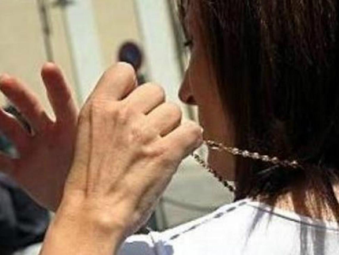 Caccia allo scippatore delle collane