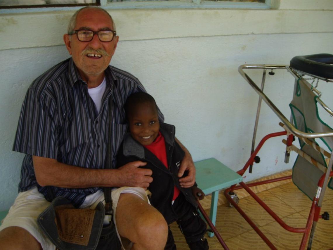 Carezze astigiane per donare <br/>sorrisi agli africani