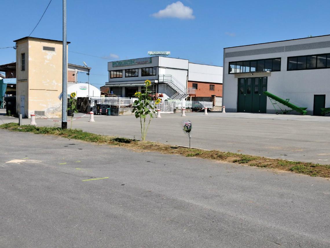 Fiori per Maria Cravanzola travolta<br/>sotto gli occhi della volontaria