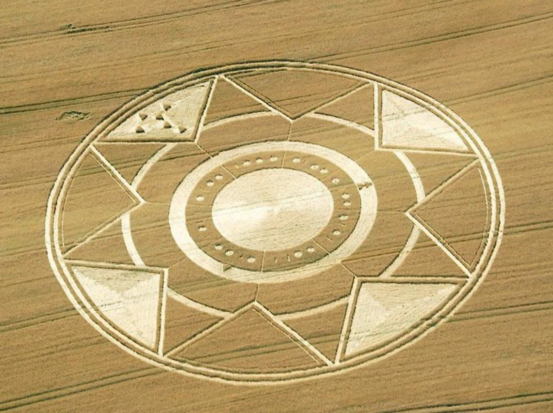 &laquo;Ecco come creo i cerchi nel grano&raquo;<br/>Parla l'autore del crop circle di Robella
