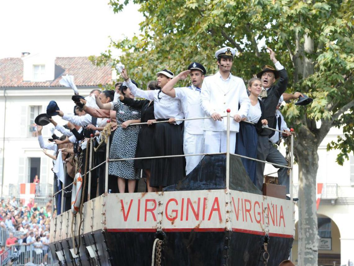 Il transatlantico e la Resistenza delle donne<br/>vincono la sfilata del Festival delle Sagre