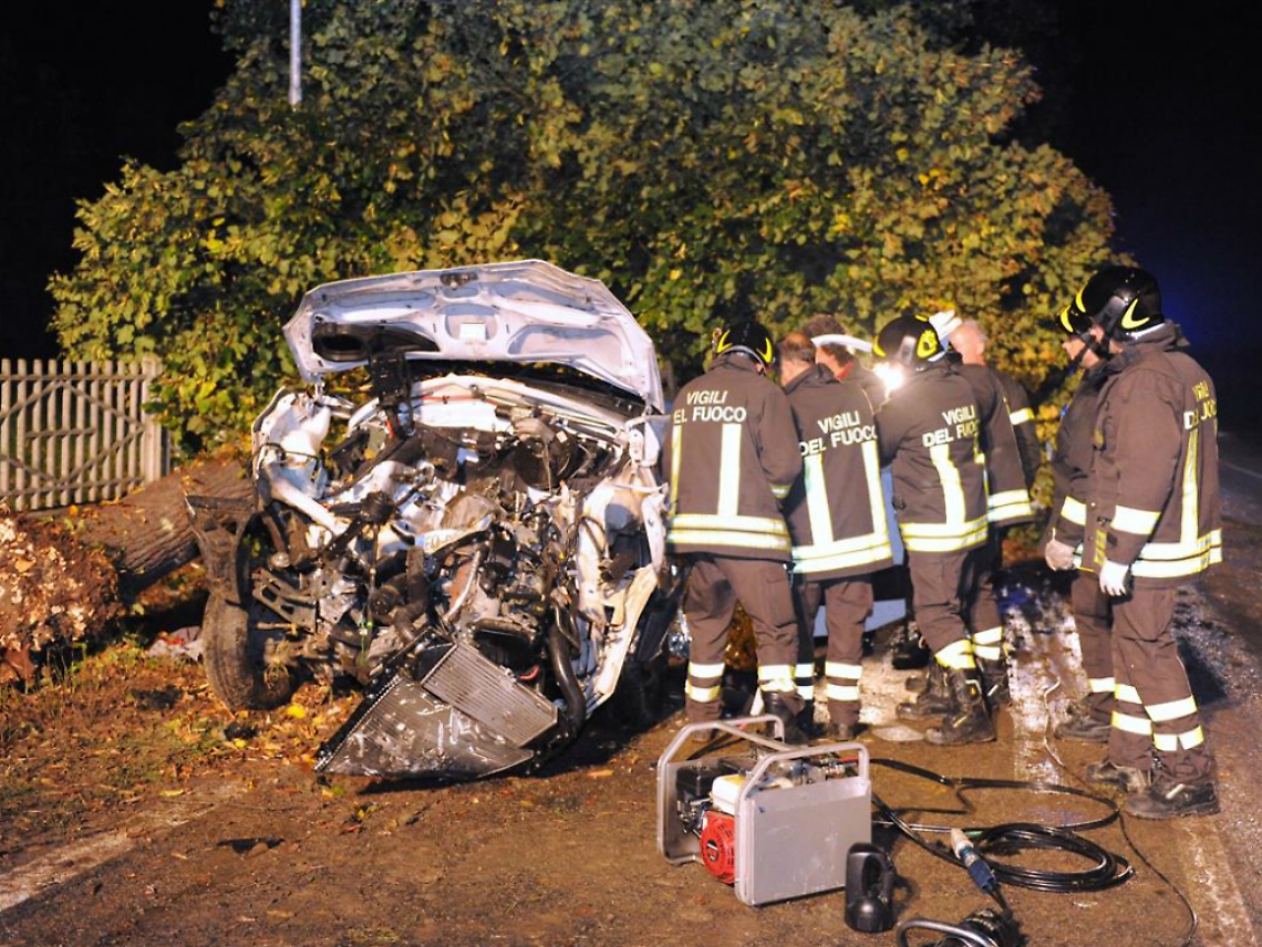Celebrati oggi i funerali dei due ragazzi<br/>morti nell'incidente di Dusino