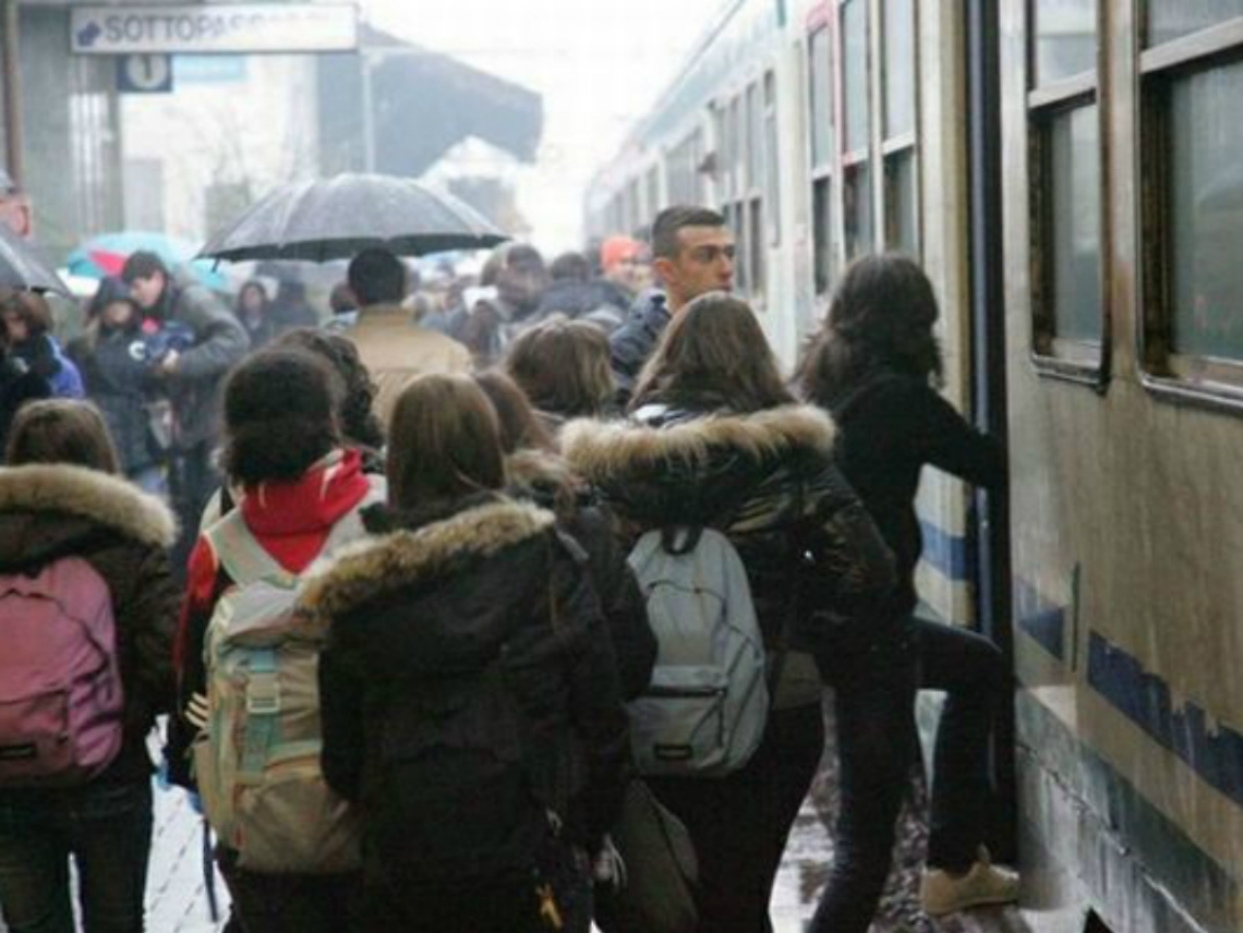 Nuovo orario, penalizzati i pendolari<br/>A rischio anche la tratta per Milano