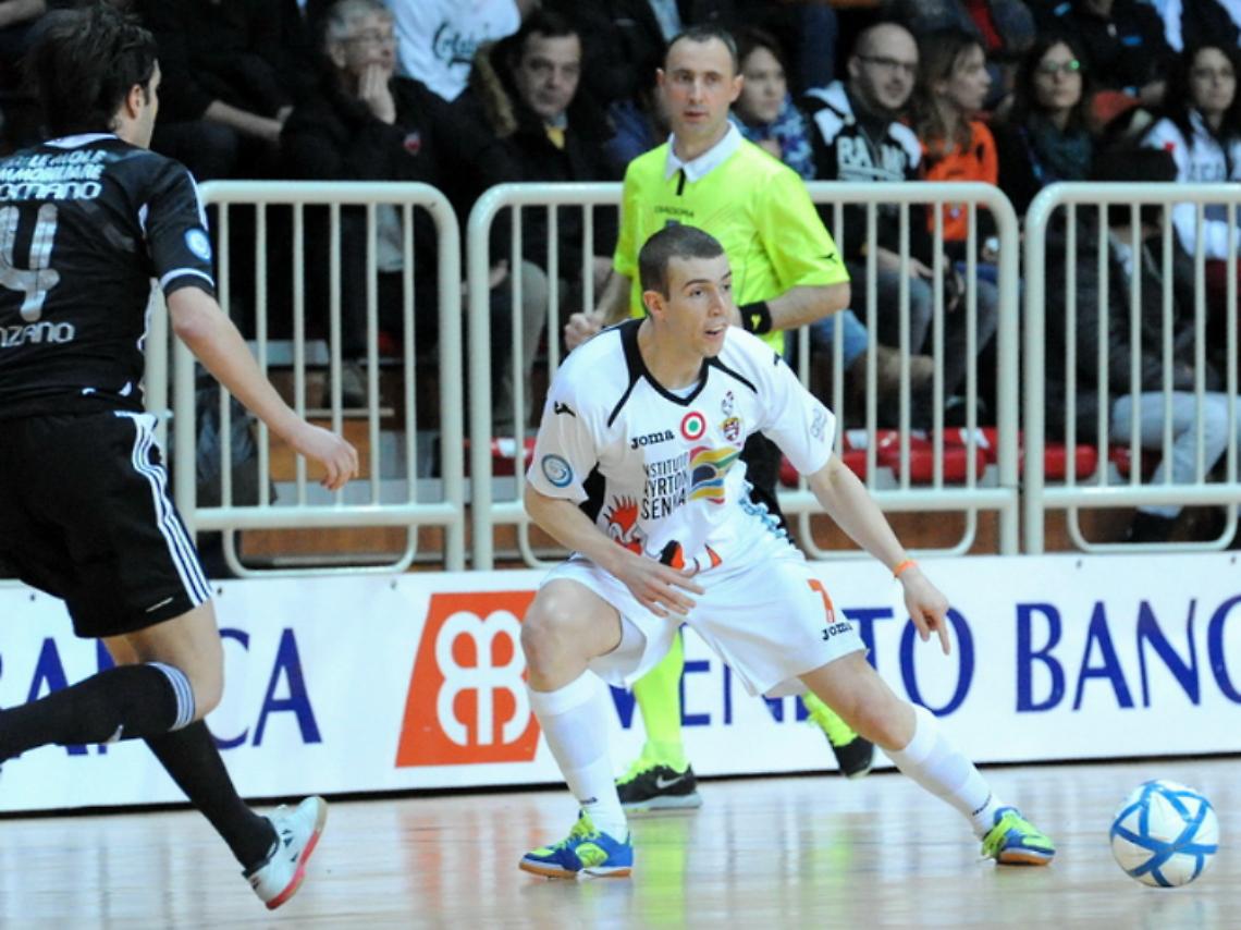 La neve blocca quasi tutti, vince l'Asti C5, pari per i galletti del calcio