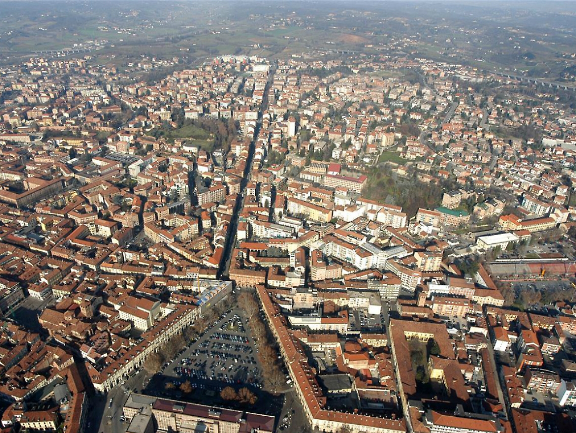 Asti, restiamo 77mila<br/>Ecco la foto, 10mila stranieri
