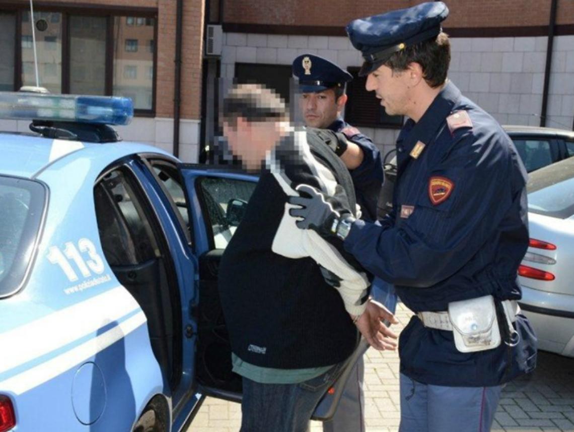 Mostravano su facebook il bottino<br/>delle rapine, cinque arrestati