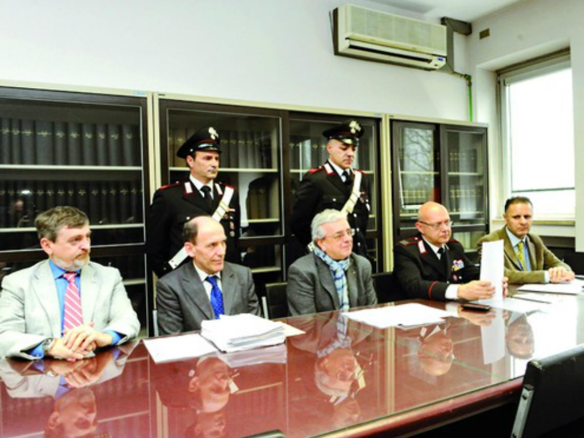 Cascina fatiscente e terre incolte,<br/>ma era una fabbrica di assunzioni false