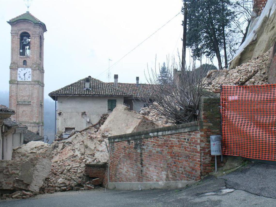 Castello di Frinco, dopo il crollo<br/>un appello alla messa in sicurezza
