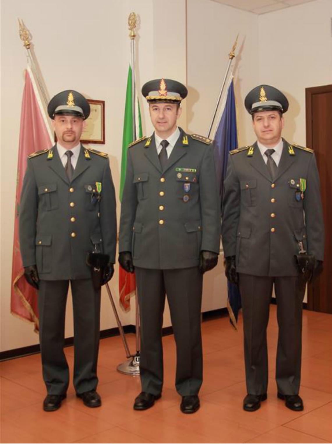 I neo vicebrigadieri Graziano e Garlisi giurano fedelt&agrave; alla Repubblica Italiana