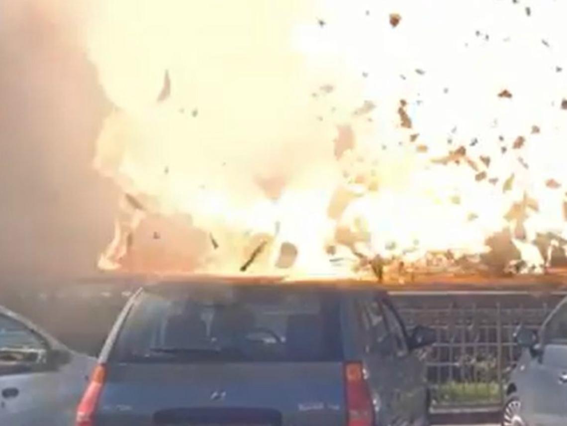 Vi &egrave; piaciuto il nostro pesce d'aprile?<br/>Il video del missile in piazza Roma &egrave; virale