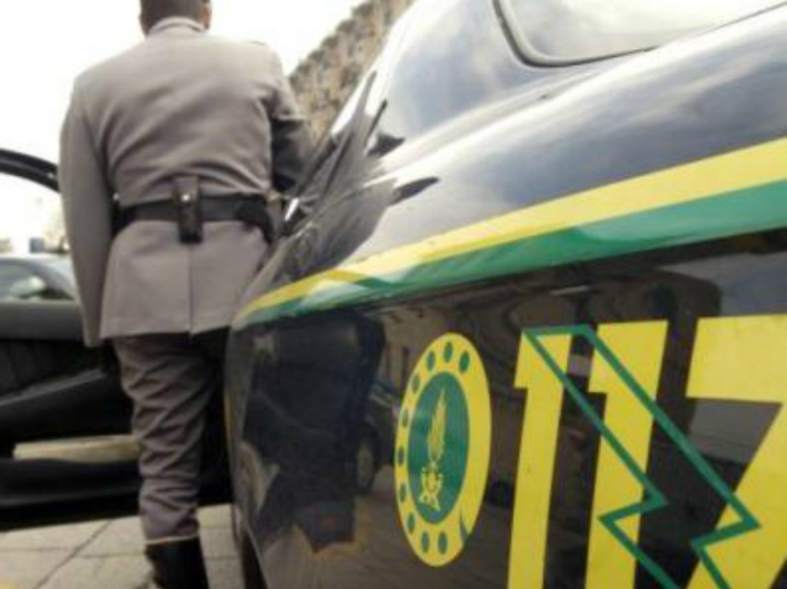 Falso dentista operava in centro ad Asti<br/>Sorpreso dai finanzieri mentre cura un paziente