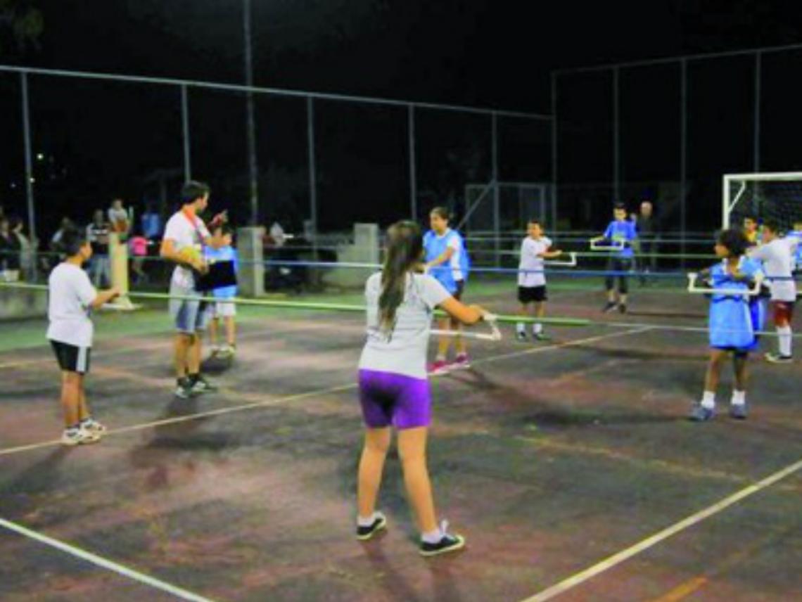 Un calcio balilla umano<br/>in omaggio ai Mondiali