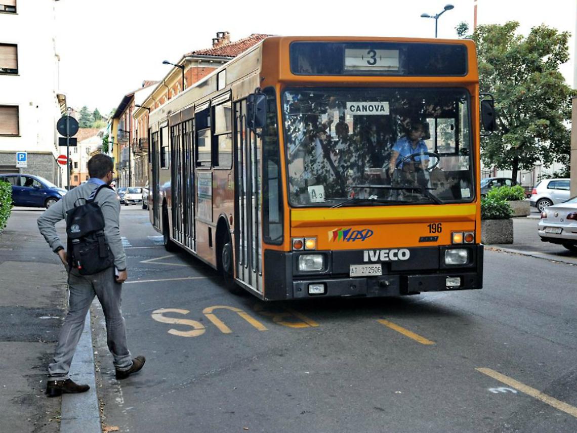 Se l'auto resta in periferia<br/>in autobus si sale gratis