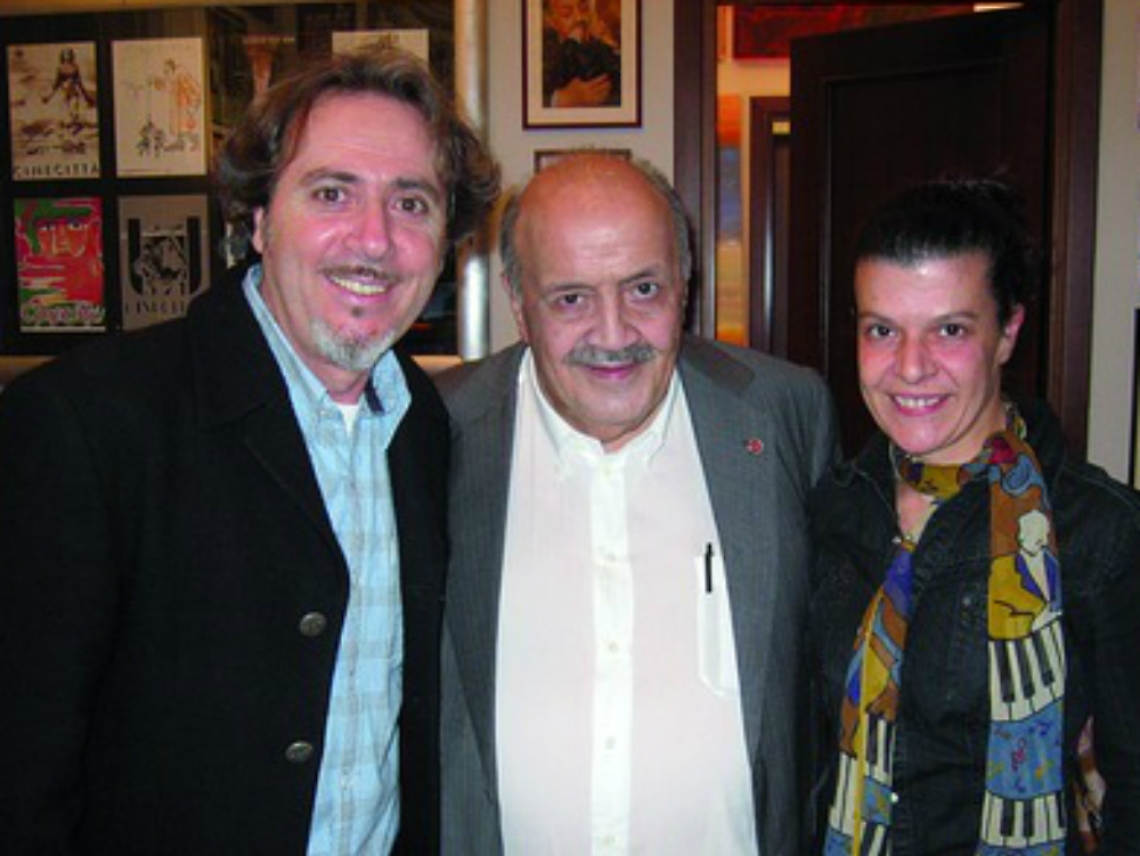 Vita di coppia secondo Costanzo<br/>Poi La Corte chiude con l'indie rock