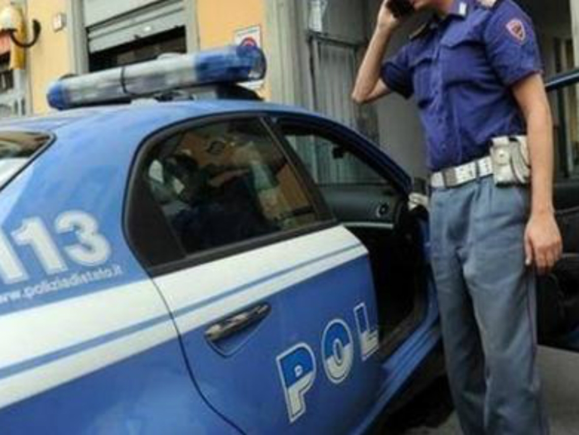 Blitz della squadra mobile in via Prandone<br/>Nell'alloggio un giro di squillo cinesi