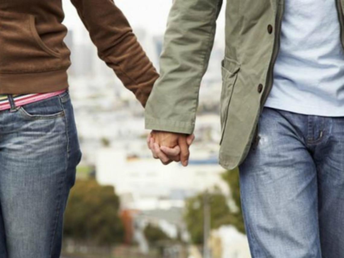 La comunit&agrave; gay astigiana ai sindaci:<br/>&laquo;Chiediamo matrimonio e uguali diritti&raquo;