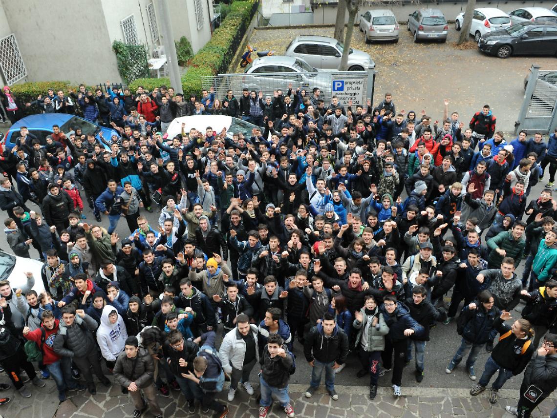 Gli studenti dell'Artom in strada<br/>per dire no all'accorpamento