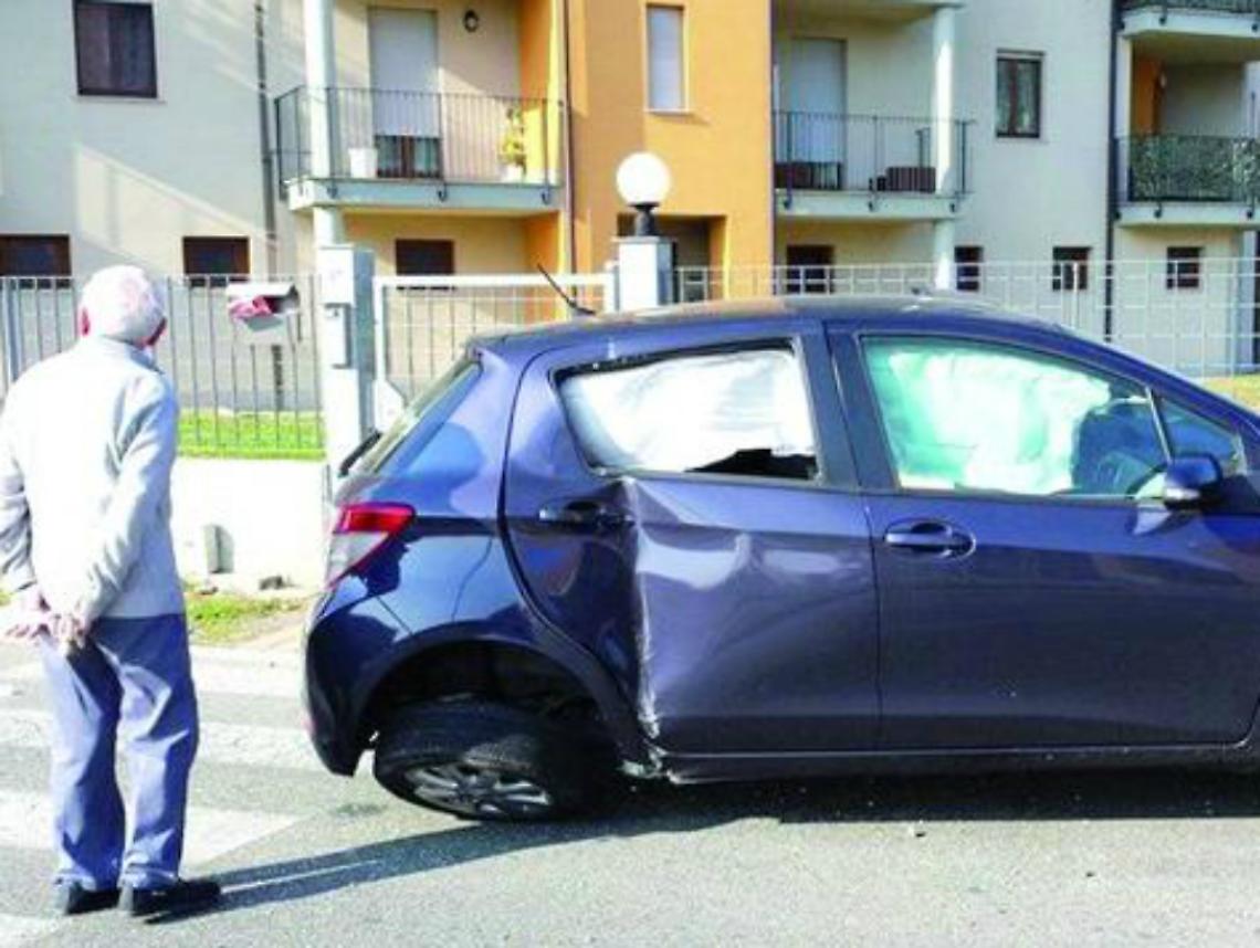 Via Torchio, incrocio pericoloso<br/>per auto, pedoni e scolari